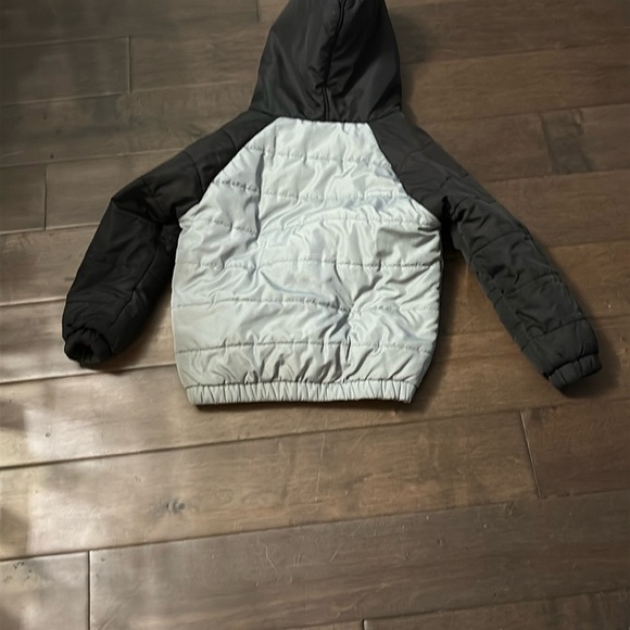 Star Wars Gray and Black Puffer winter Jacket, size 6x - Picture 9 of 10